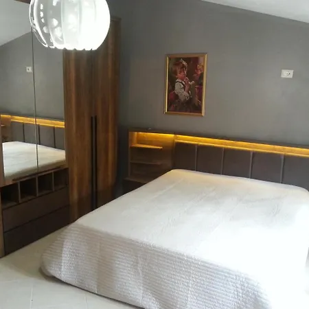Casa rural Green Tirana